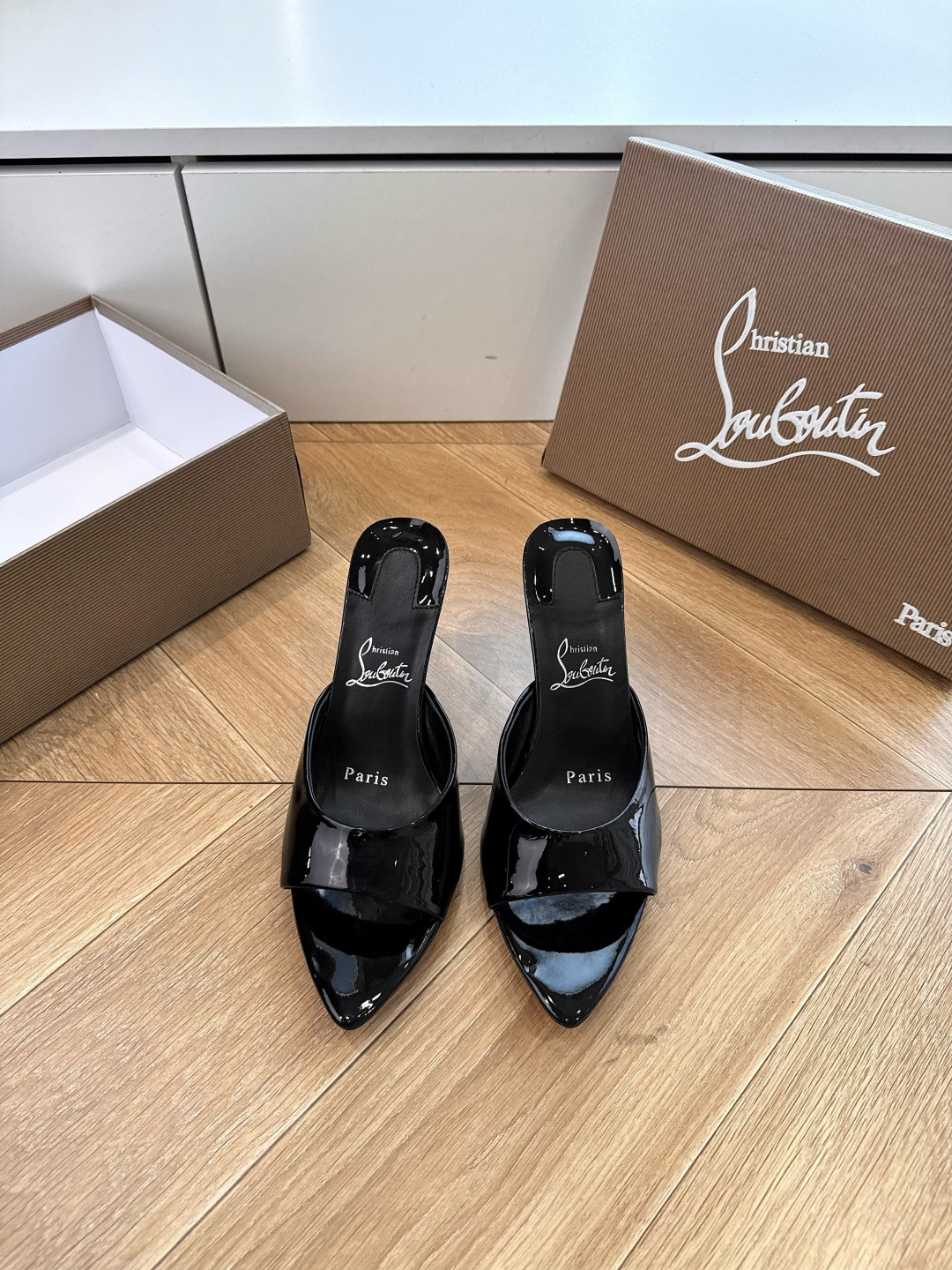 G277Christian Louboutin红底鞋防水台凉鞋 选到了颜色真好看呀[色色R]MyTheresa上现在居然