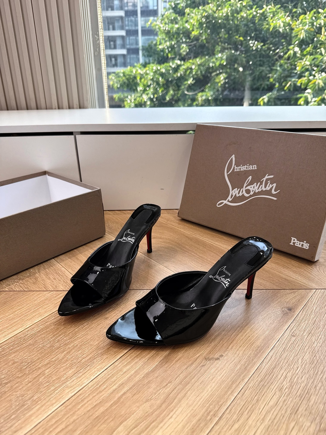 G277Christian Louboutin红底鞋防水台凉鞋 选到了颜色真好看呀[色色R]MyTheresa上现在居然