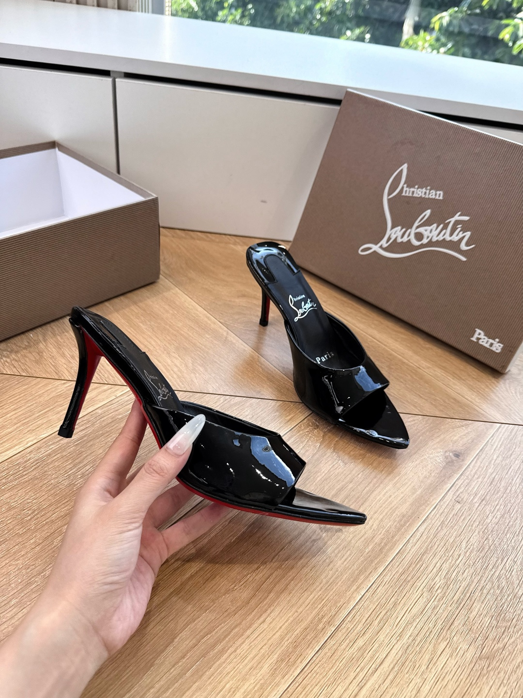 G277Christian Louboutin红底鞋防水台凉鞋 选到了颜色真好看呀[色色R]MyTheresa上现在居然