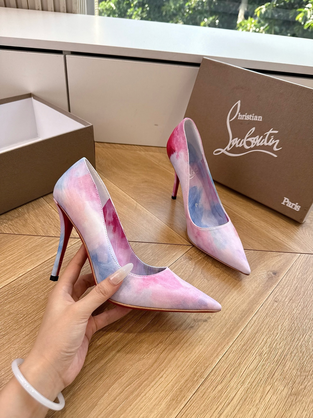 G277Christian Louboutin红底鞋单鞋 选到了颜色真好看呀[色色R]MyTheresa上现在居然 最后