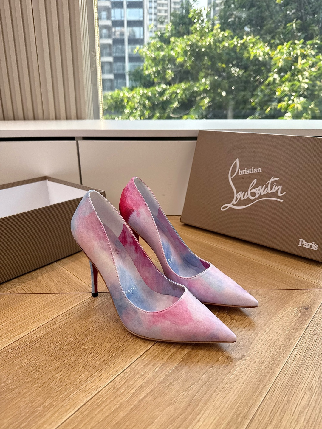 G277Christian Louboutin红底鞋单鞋 选到了颜色真好看呀[色色R]MyTheresa上现在居然 最后