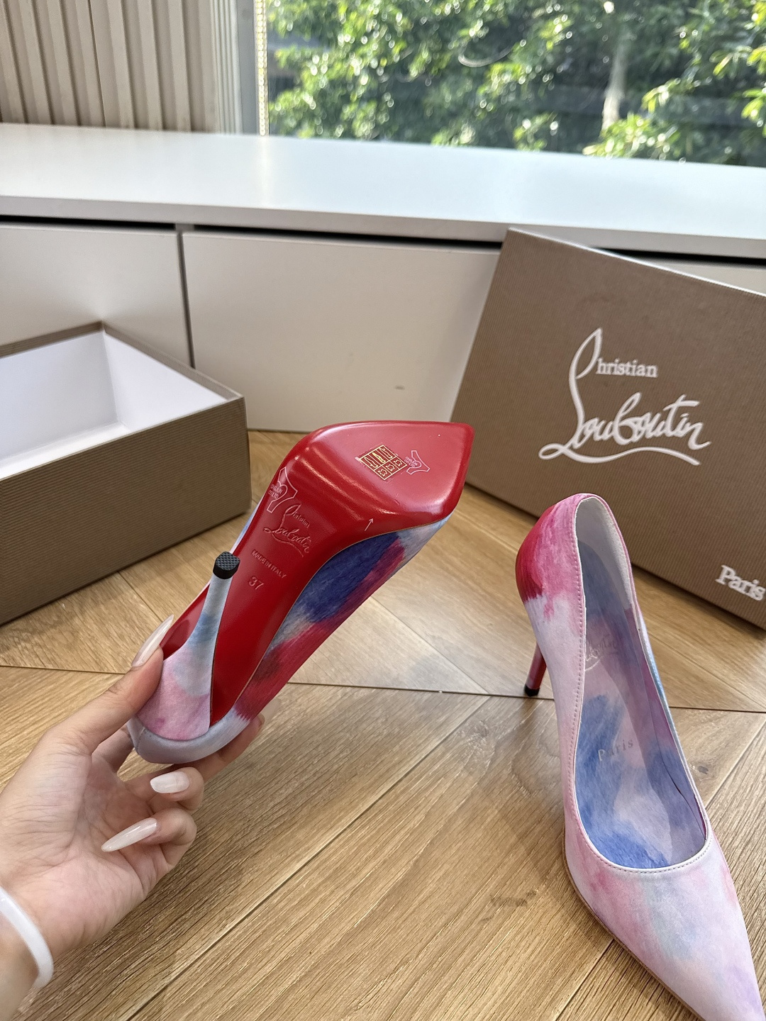 G277Christian Louboutin红底鞋单鞋 选到了颜色真好看呀[色色R]MyTheresa上现在居然 最后