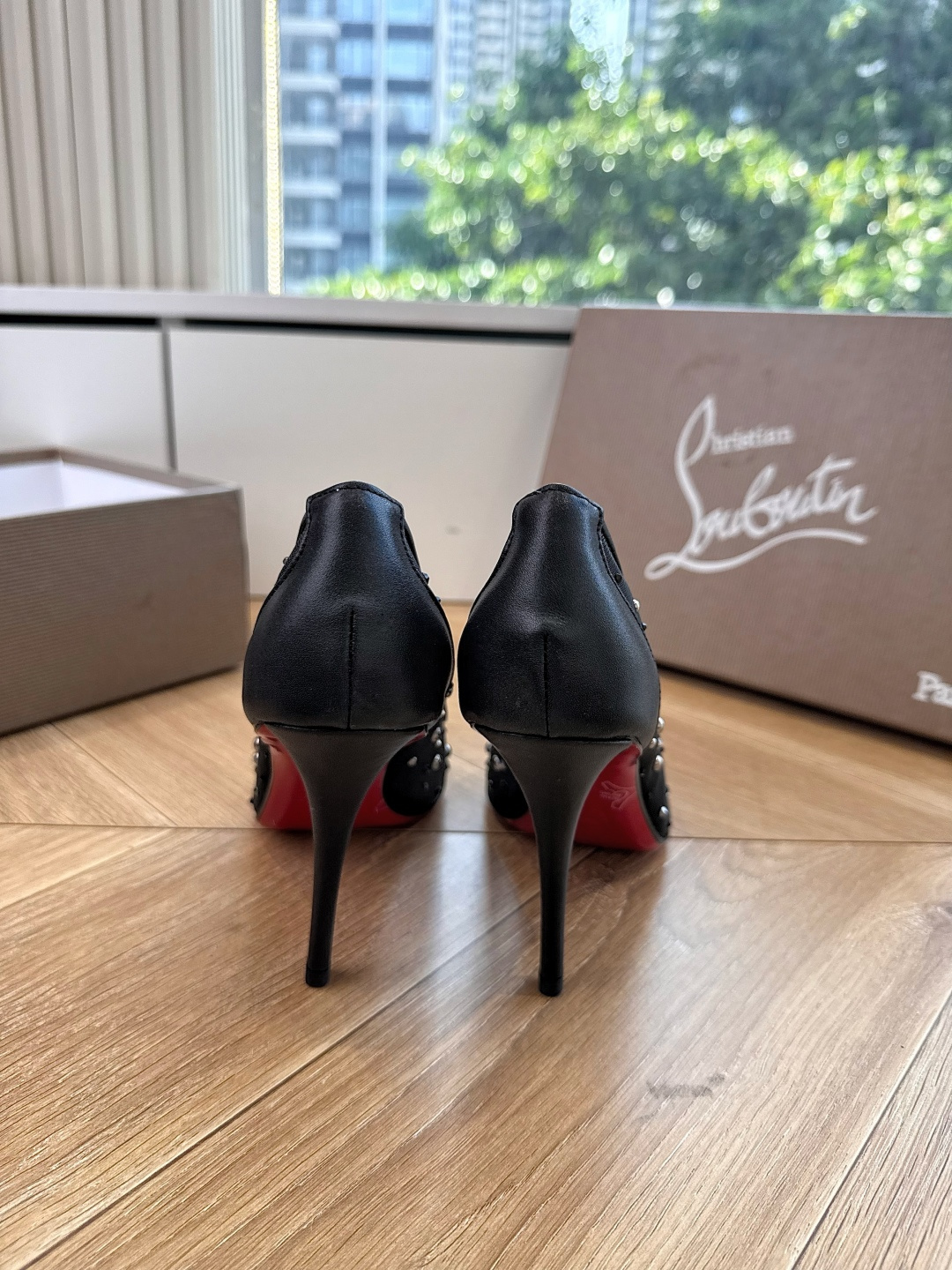 G277Christian Louboutin红底鞋单鞋 选到了颜色真好看呀[色色R]MyTheresa上现在居然 最后