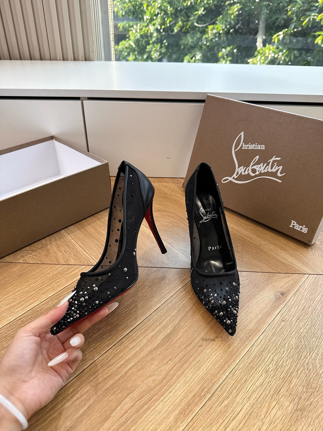 G277Christian Louboutin红底鞋单鞋 选到了颜色真好看呀[色色R]MyTheresa上现在居然 最后
