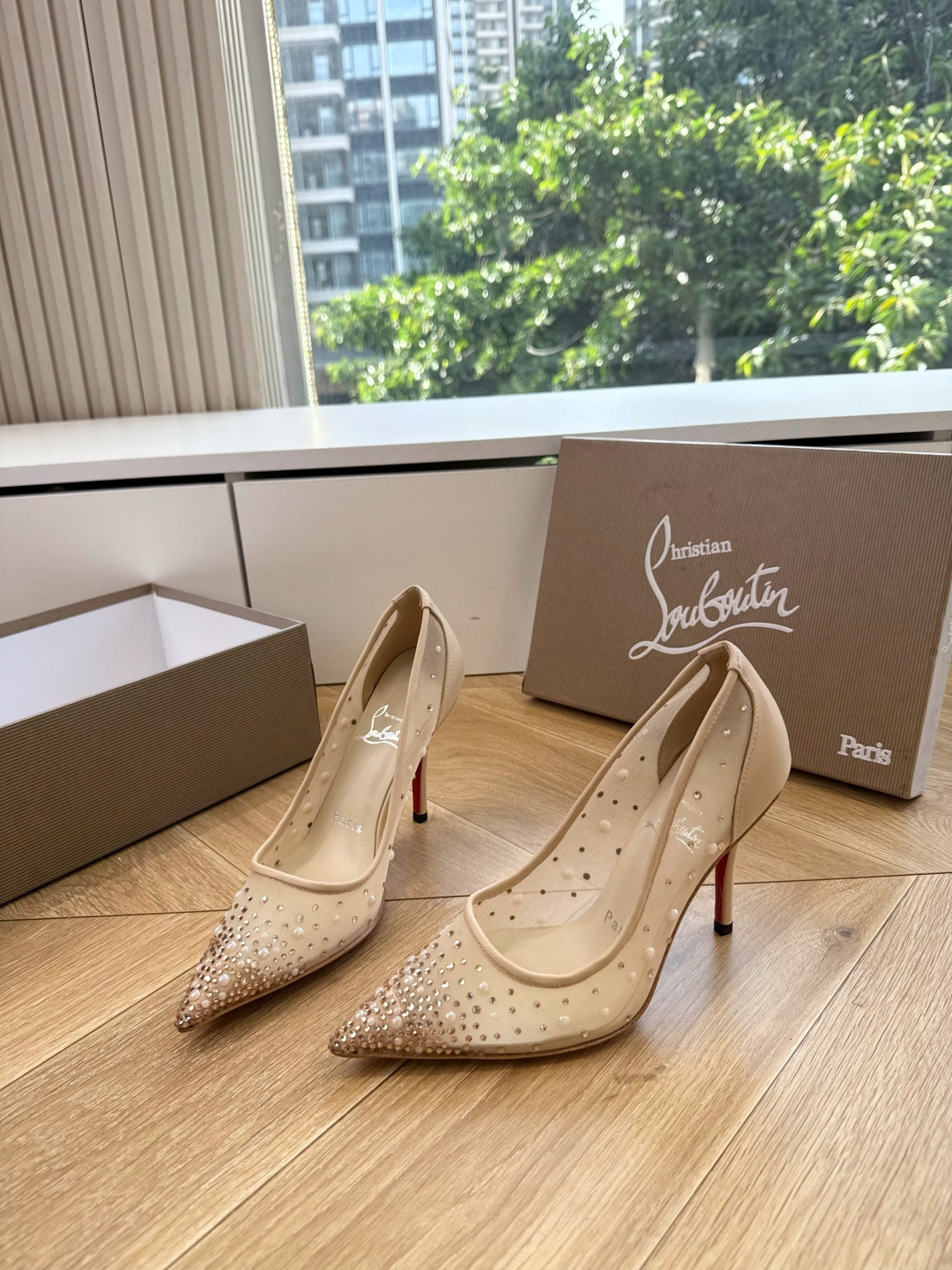 G277Christian Louboutin红底鞋单鞋 选到了颜色真好看呀[色色R]MyTheresa上现在居然 最后