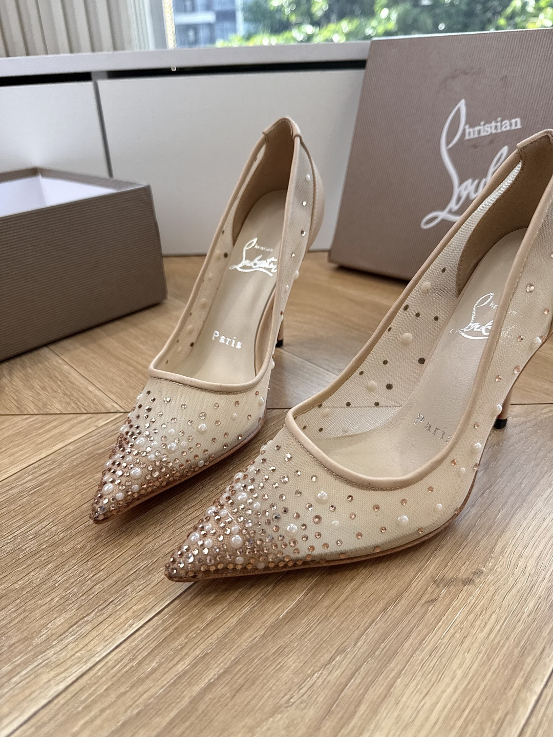 G277Christian Louboutin红底鞋单鞋 选到了颜色真好看呀[色色R]MyTheresa上现在居然 最后