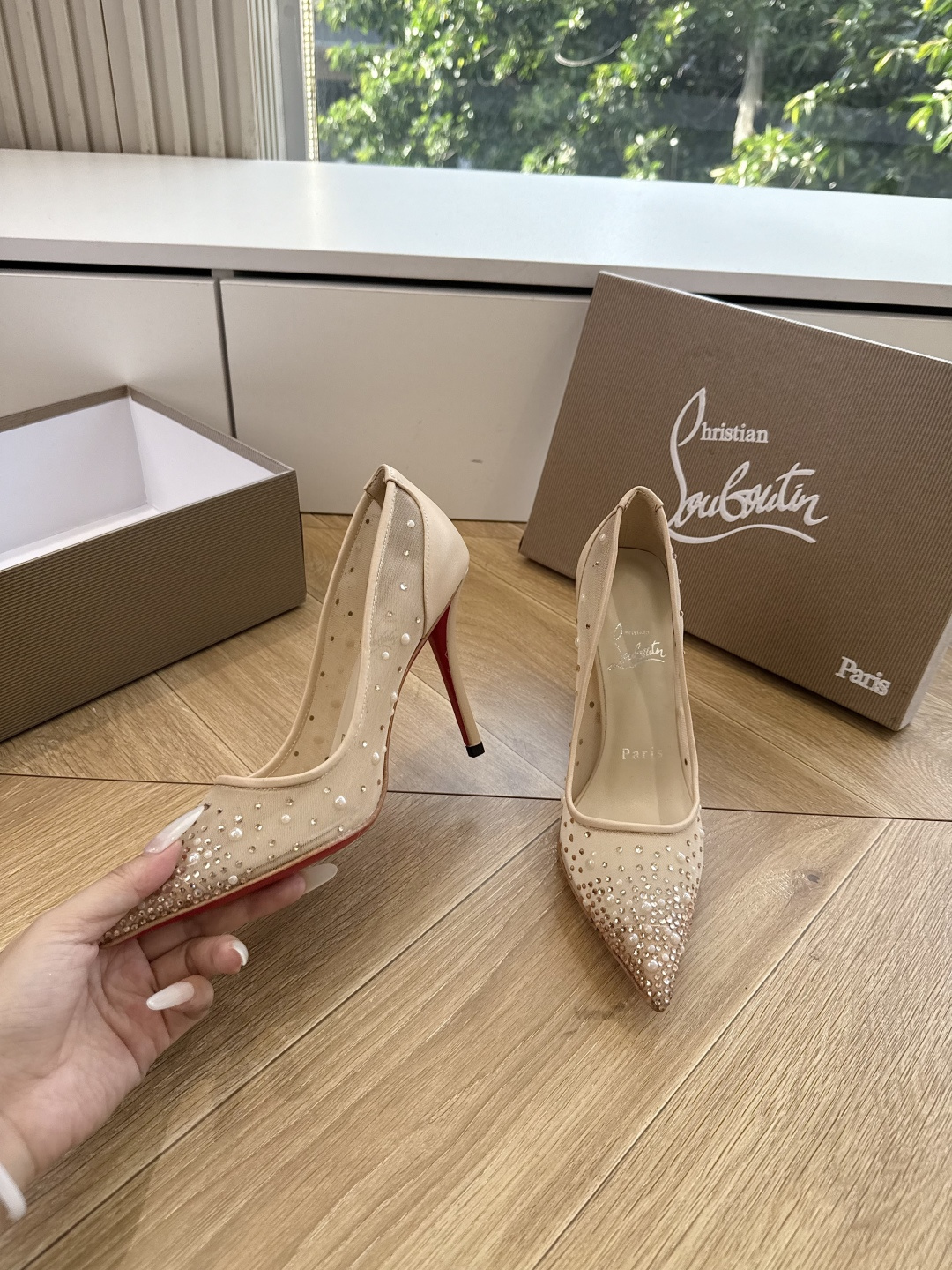 G277Christian Louboutin红底鞋单鞋 选到了颜色真好看呀[色色R]MyTheresa上现在居然 最后