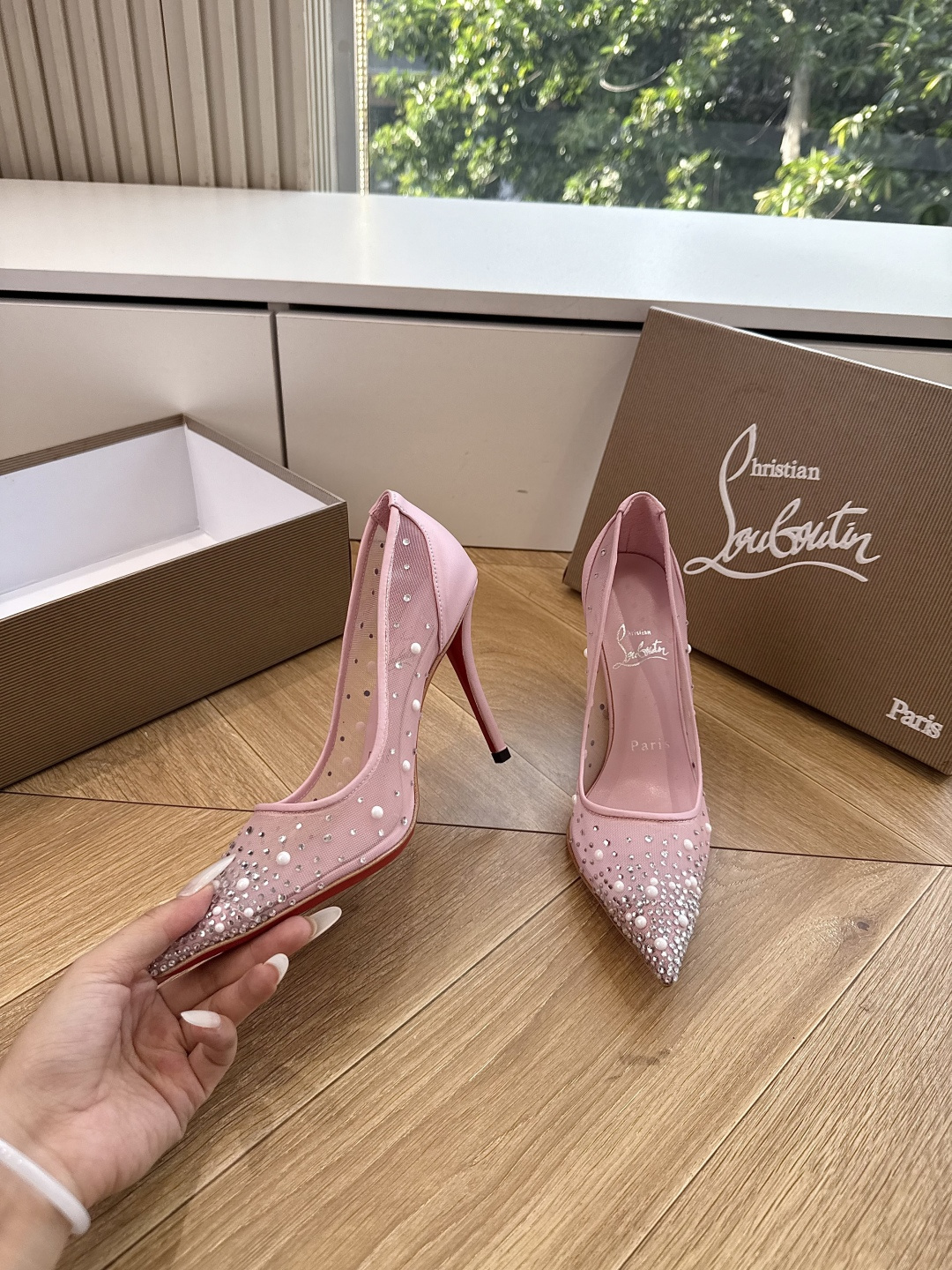 G277Christian Louboutin红底鞋单鞋 选到了颜色真好看呀[色色R]MyTheresa上现在居然 最后