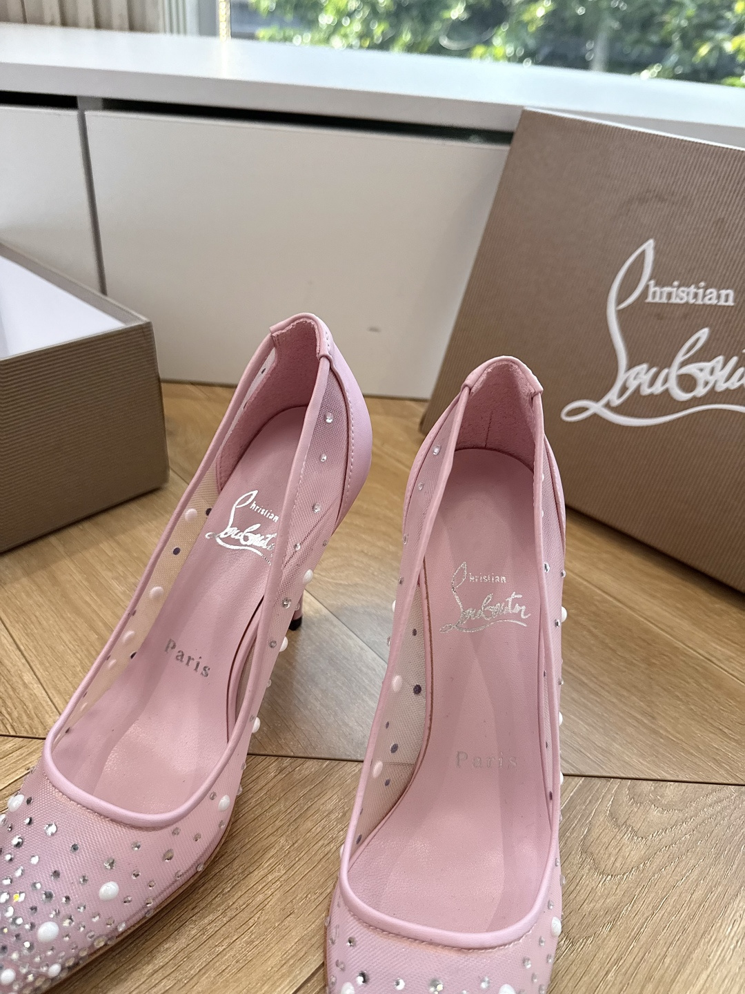 G277Christian Louboutin红底鞋单鞋 选到了颜色真好看呀[色色R]MyTheresa上现在居然 最后