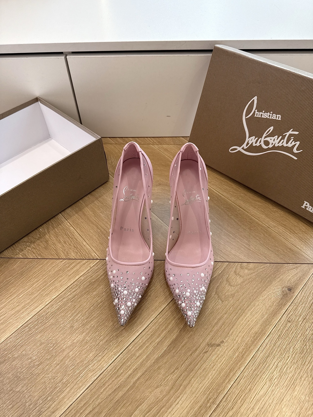 G277Christian Louboutin红底鞋单鞋 选到了颜色真好看呀[色色R]MyTheresa上现在居然 最后