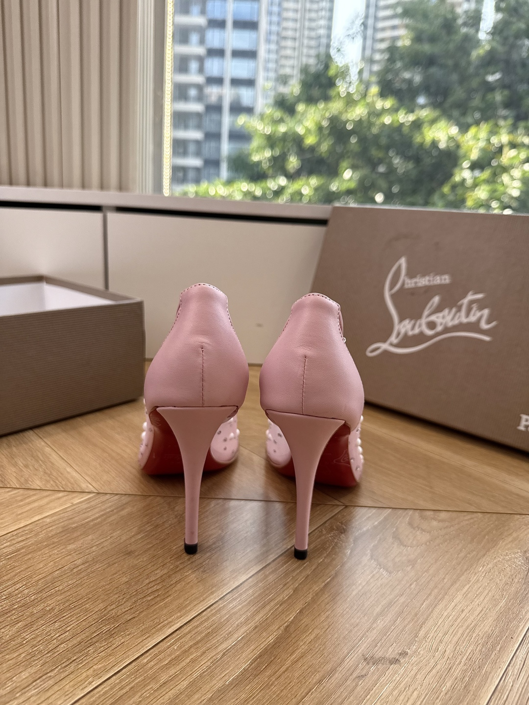 G277Christian Louboutin红底鞋单鞋 选到了颜色真好看呀[色色R]MyTheresa上现在居然 最后