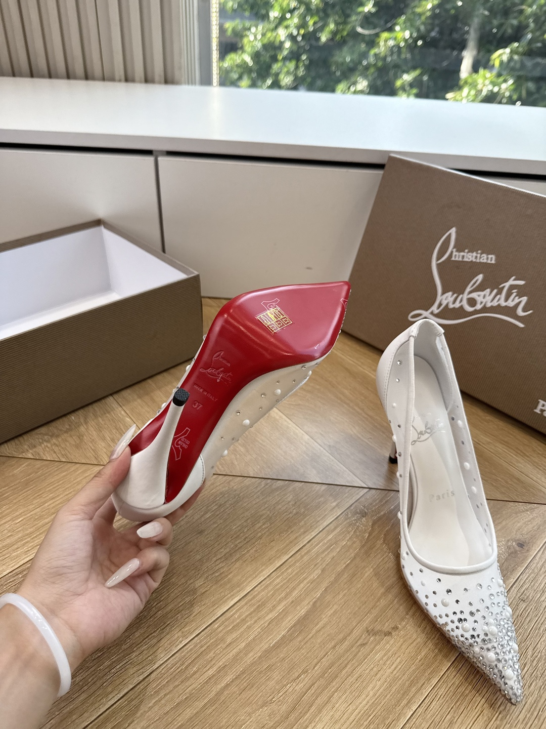 G277Christian Louboutin红底鞋单鞋 选到了颜色真好看呀[色色R]MyTheresa上现在居然 最后