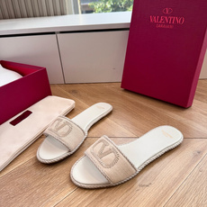 G171顶级品质 VALENTINO华伦天奴经典凉鞋单鞋春夏VLOGO SIGNATURE鞋型线条流畅.版型超赞上脚舒适 G171顶级品质 VALENTINO华伦天奴经典凉鞋单鞋春夏VLOGO SIGNATURE鞋型线条流畅.版型超赞上脚舒适