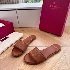 G171顶级品质 VALENTINO华伦天奴经典凉鞋单鞋春夏VLOGO SIGNATURE鞋型线条流畅.版型超赞上脚舒适 G171顶级品质 VALENTINO华伦天奴经典凉鞋单鞋春夏VLOGO SIGNATURE鞋型线条流畅.版型超赞上脚舒适