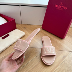 G171顶级品质 VALENTINO华伦天奴经典凉鞋单鞋春夏VLOGO SIGNATURE鞋型线条流畅.版型超赞上脚舒适 G171顶级品质 VALENTINO华伦天奴经典凉鞋单鞋春夏VLOGO SIGNATURE鞋型线条流畅.版型超赞上脚舒适