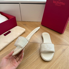 G171顶级品质 VALENTINO华伦天奴经典凉鞋单鞋春夏VLOGO SIGNATURE鞋型线条流畅.版型超赞上脚舒适 G171顶级品质 VALENTINO华伦天奴经典凉鞋单鞋春夏VLOGO SIGNATURE鞋型线条流畅.版型超赞上脚舒适