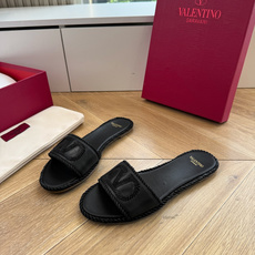 G171顶级品质 VALENTINO华伦天奴经典凉鞋单鞋春夏VLOGO SIGNATURE鞋型线条流畅.版型超赞上脚舒适 G171顶级品质 VALENTINO华伦天奴经典凉鞋单鞋春夏VLOGO SIGNATURE鞋型线条流畅.版型超赞上脚舒适