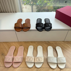 G171顶级品质 VALENTINO华伦天奴经典凉鞋单鞋春夏VLOGO SIGNATURE鞋型线条流畅.版型超赞上脚舒适 G171顶级品质 VALENTINO华伦天奴经典凉鞋单鞋春夏VLOGO SIGNATURE鞋型线条流畅.版型超赞上脚舒适