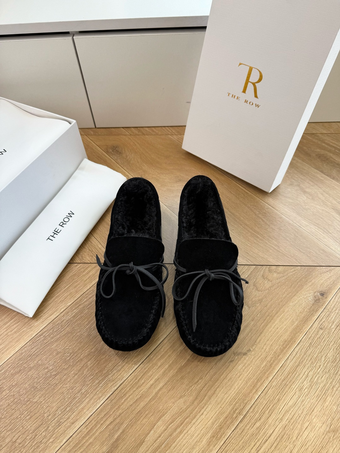 G679代购级别the roe羊卷毛棉鞋单鞋一定要收了它 有一丢高级又简约的感觉其实除了好看以外它的舒适度真的是好穿到舍 G679代购级别the roe羊卷毛棉鞋单鞋一定要收了它 有一丢高级又简约的感觉其实除了好看以外它的舒适度真的是好穿到舍