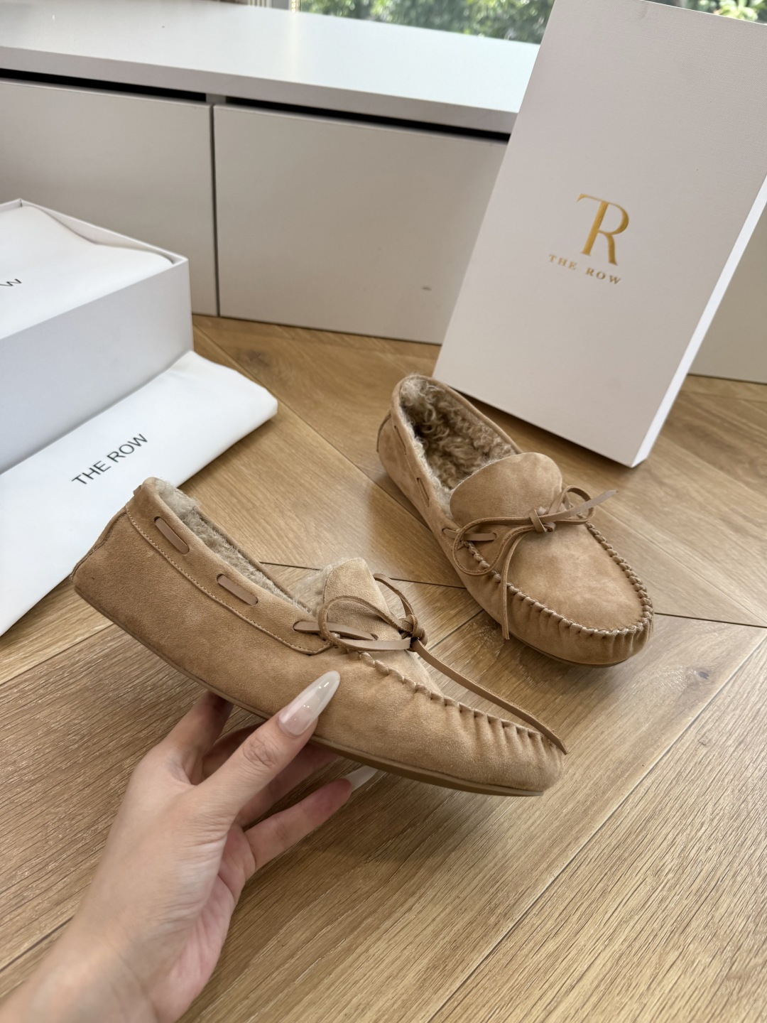 G679代购级别the roe羊卷毛棉鞋单鞋一定要收了它 有一丢高级又简约的感觉其实除了好看以外它的舒适度真的是好穿到舍