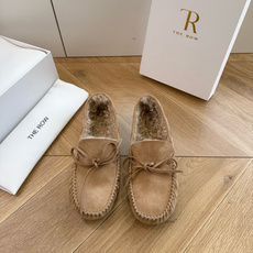G679代购级别the roe羊卷毛棉鞋单鞋一定要收了它 有一丢高级又简约的感觉其实除了好看以外它的舒适度真的是好穿到舍 G679代购级别the roe羊卷毛棉鞋单鞋一定要收了它 有一丢高级又简约的感觉其实除了好看以外它的舒适度真的是好穿到舍