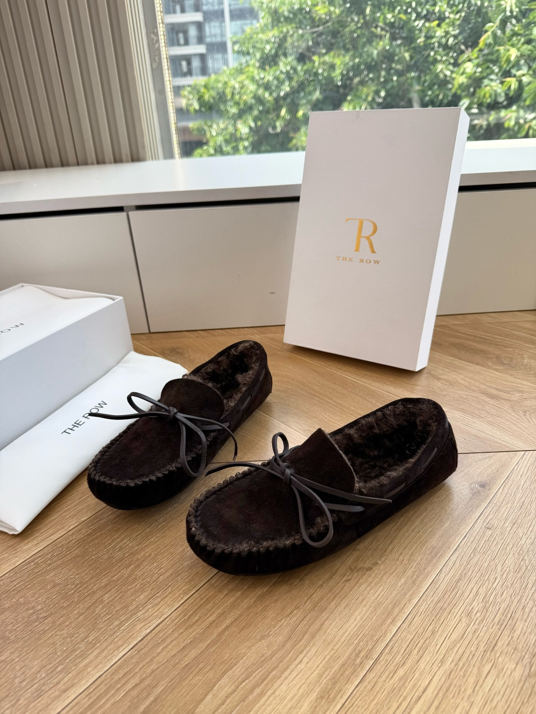 G679代购级别the roe羊卷毛棉鞋单鞋一定要收了它 有一丢高级又简约的感觉其实除了好看以外它的舒适度真的是好穿到舍 G679代购级别the roe羊卷毛棉鞋单鞋一定要收了它 有一丢高级又简约的感觉其实除了好看以外它的舒适度真的是好穿到舍