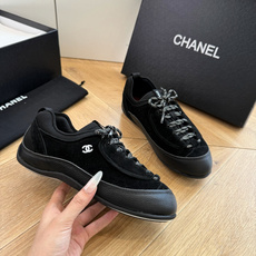 G059chanel26a球鞋美到心巴上 一买一个不吱声 讲道理 看到实物穿上脚 就会觉得右边黑色的更好看 有底有厚度 G059chanel26a球鞋美到心巴上 一买一个不吱声 讲道理 看到实物穿上脚 就会觉得右边黑色的更好看 有底有厚度