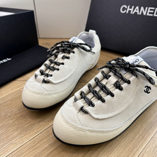 G059chanel26a球鞋美到心巴上 一买一个不吱声 讲道理 看到实物穿上脚 就会觉得右边黑色的更好看 有底有厚度 G059chanel26a球鞋美到心巴上 一买一个不吱声 讲道理 看到实物穿上脚 就会觉得右边黑色的更好看 有底有厚度