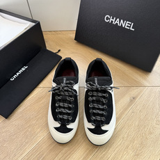 G059chanel26a球鞋美到心巴上 一买一个不吱声 讲道理 看到实物穿上脚 就会觉得右边黑色的更好看 有底有厚度 G059chanel26a球鞋美到心巴上 一买一个不吱声 讲道理 看到实物穿上脚 就会觉得右边黑色的更好看 有底有厚度