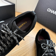 G059chanel26a球鞋美到心巴上 一买一个不吱声 讲道理 看到实物穿上脚 就会觉得右边黑色的更好看 有底有厚度 G059chanel26a球鞋美到心巴上 一买一个不吱声 讲道理 看到实物穿上脚 就会觉得右边黑色的更好看 有底有厚度