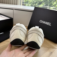 G059chanel26a球鞋美到心巴上 一买一个不吱声 讲道理 看到实物穿上脚 就会觉得右边黑色的更好看 有底有厚度 G059chanel26a球鞋美到心巴上 一买一个不吱声 讲道理 看到实物穿上脚 就会觉得右边黑色的更好看 有底有厚度
