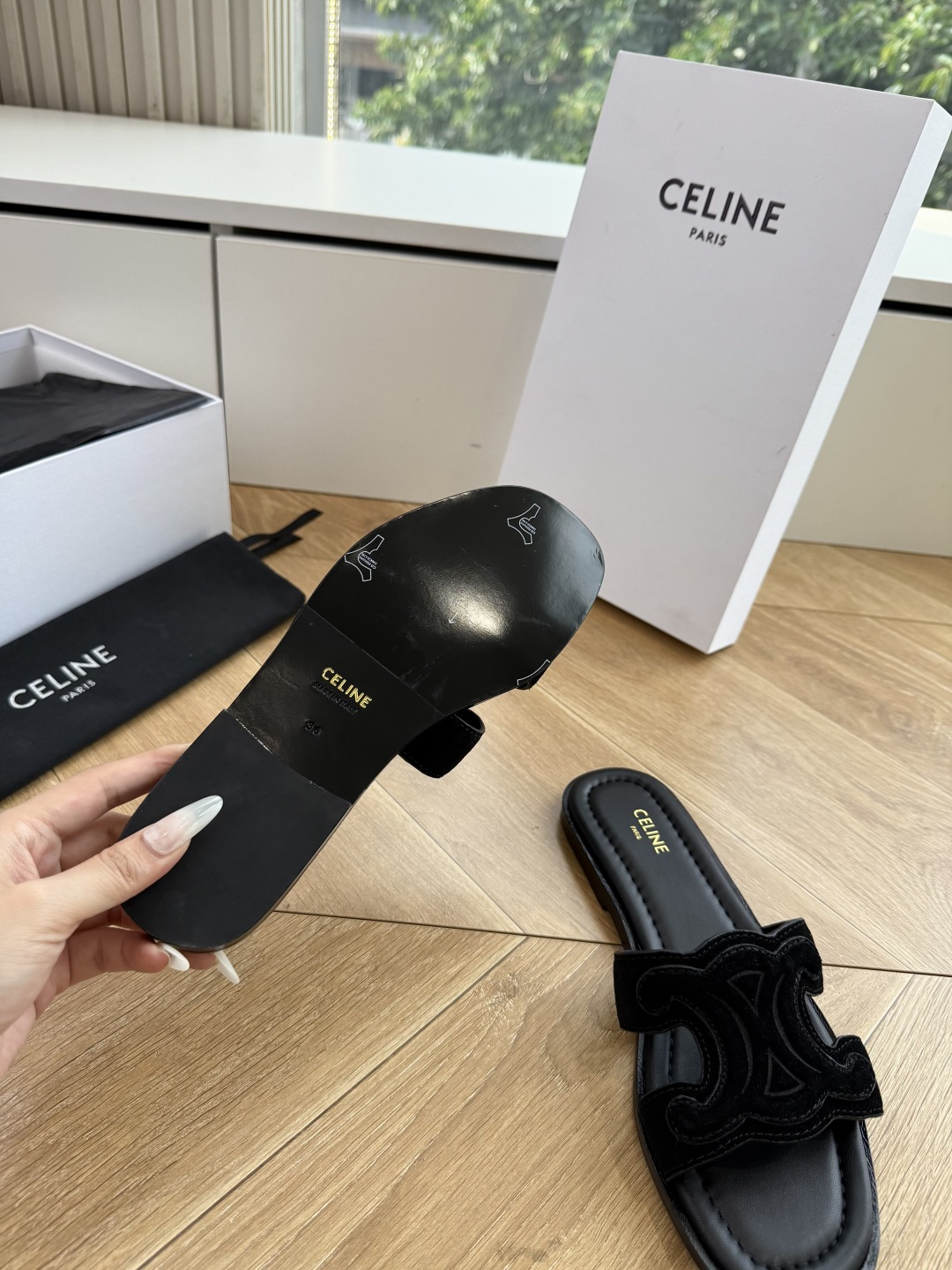 G039😃所见即所得代购级别CELINE思琳赛琳CELINE RUNNER 有CELINE标志运动鞋侧面凹印鞋面压印CE G039😃所见即所得代购级别CELINE思琳赛琳CELINE RUNNER 有CELINE标志运动鞋侧面凹印鞋面压印CE
