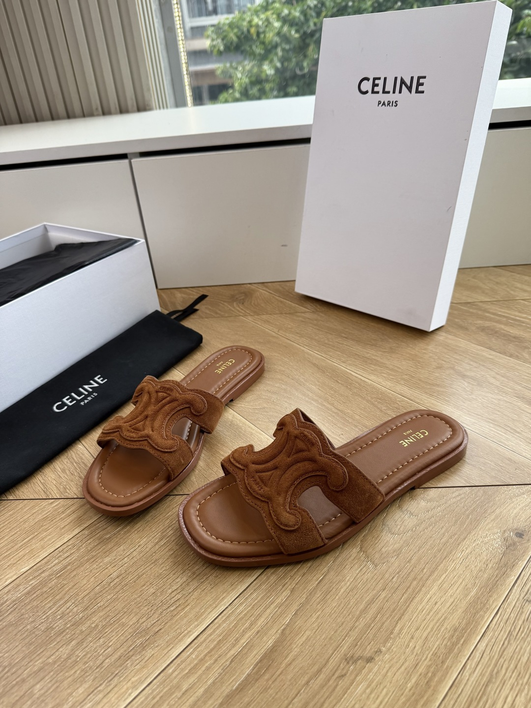 G039😃所见即所得代购级别CELINE思琳赛琳CELINE RUNNER 有CELINE标志运动鞋侧面凹印鞋面压印CE G039😃所见即所得代购级别CELINE思琳赛琳CELINE RUNNER 有CELINE标志运动鞋侧面凹印鞋面压印CE