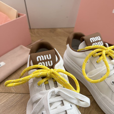 G08顶级缪缪春夏新款走秀MiuMiu饼干底透气休闲鞋秀场工艺来自Miu Miu系列的细节特写 新季的潮流此刻挚爱的概念 G08顶级缪缪春夏新款走秀MiuMiu饼干底透气休闲鞋秀场工艺来自Miu Miu系列的细节特写 新季的潮流此刻挚爱的概念