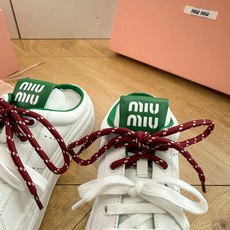 G08顶级缪缪春夏新款走秀MiuMiu饼干底透气休闲鞋秀场工艺来自Miu Miu系列的细节特写 新季的潮流此刻挚爱的概念 G08顶级缪缪春夏新款走秀MiuMiu饼干底透气休闲鞋秀场工艺来自Miu Miu系列的细节特写 新季的潮流此刻挚爱的概念