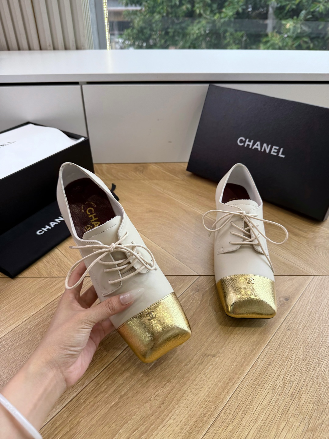 G189盒Chane*26ss夏季新款玛丽珍单鞋 温柔名媛的氛围感缓缓蔓延,圆润鞋头搭配精巧的小蝴蝶结,撞色方头贴标是整 G189盒Chane*26ss夏季新款玛丽珍单鞋 温柔名媛的氛围感缓缓蔓延,圆润鞋头搭配精巧的小蝴蝶结,撞色方头贴标是整