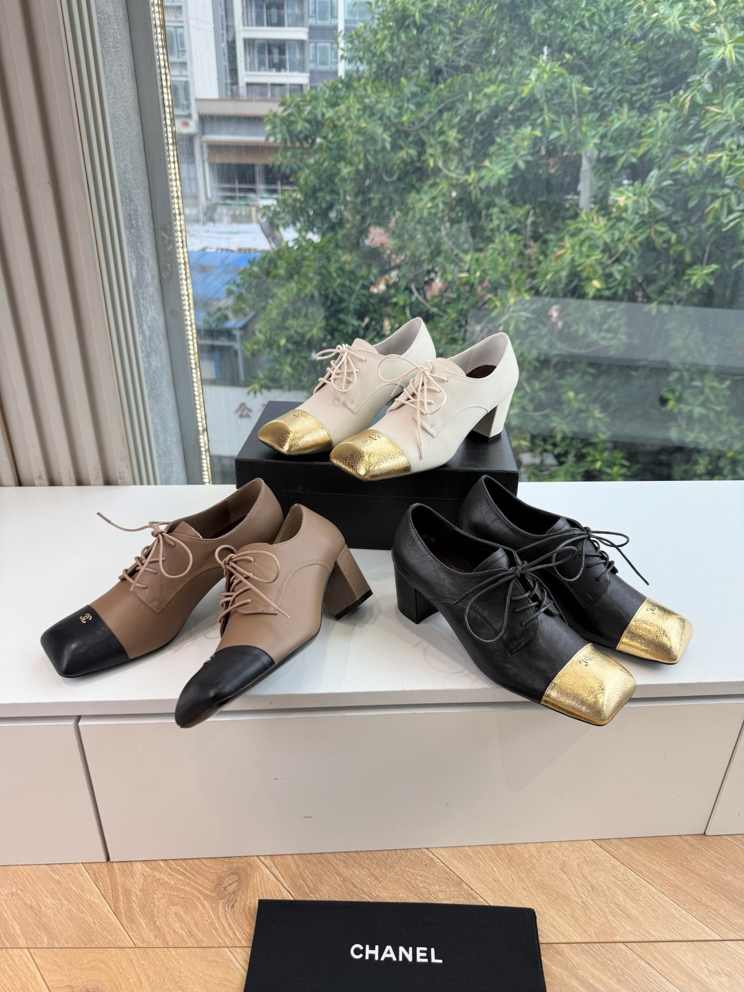 G189盒Chane*26ss夏季新款玛丽珍单鞋 温柔名媛的氛围感缓缓蔓延，圆润鞋头搭配精巧的小蝴蝶结，撞色方头贴标是整