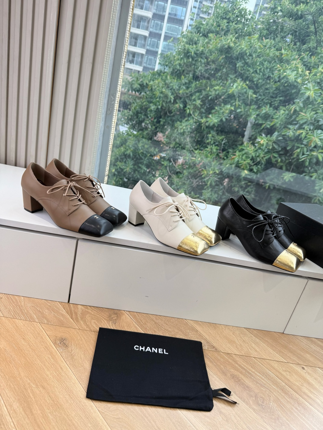 G189盒Chane*26ss夏季新款玛丽珍单鞋 温柔名媛的氛围感缓缓蔓延，圆润鞋头搭配精巧的小蝴蝶结，撞色方头贴标是整