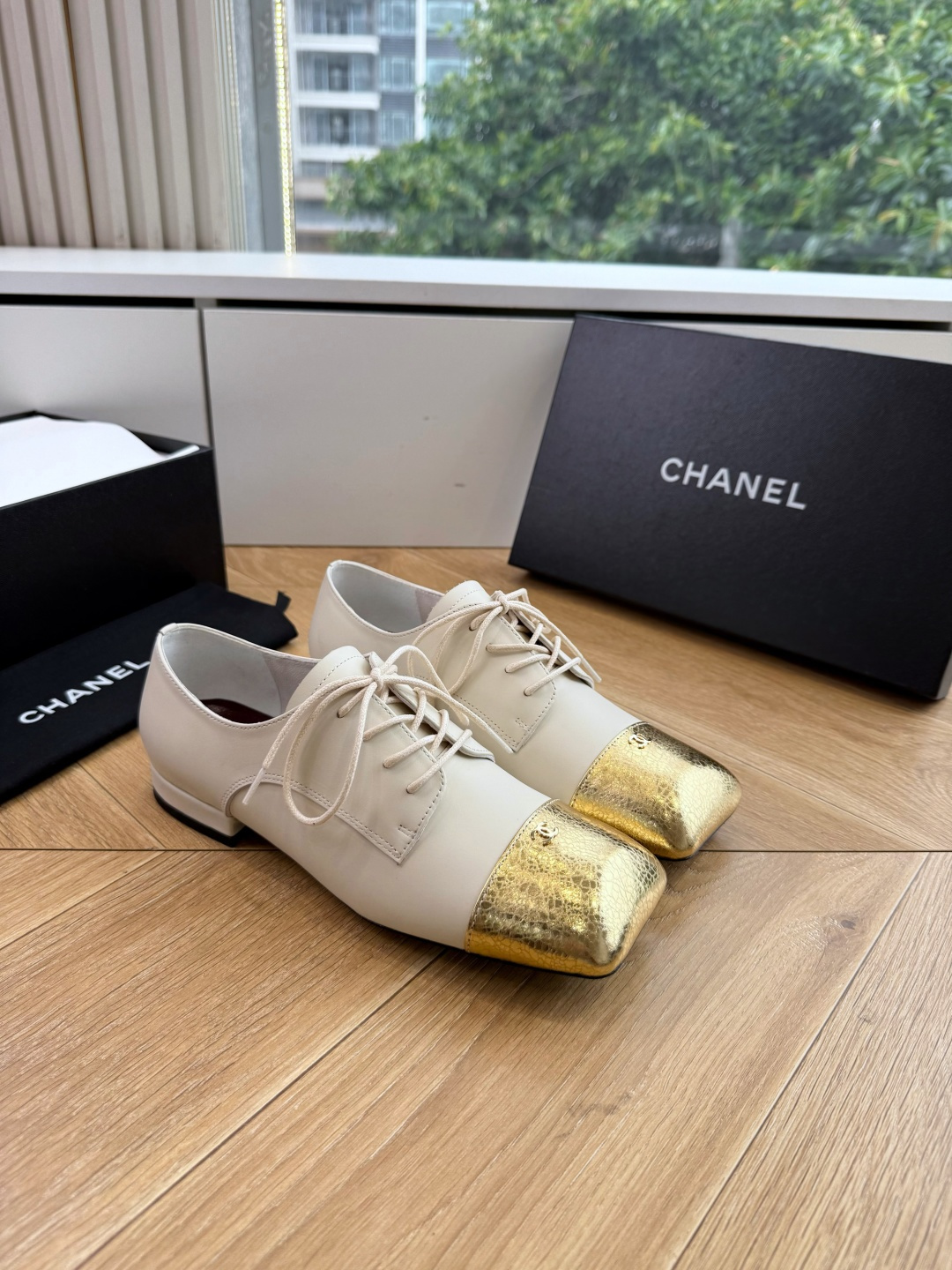 G189盒Chane*26ss夏季新款玛丽珍单鞋 温柔名媛的氛围感缓缓蔓延,圆润鞋头搭配精巧的小蝴蝶结,撞色方头贴标是整 G189盒Chane*26ss夏季新款玛丽珍单鞋 温柔名媛的氛围感缓缓蔓延,圆润鞋头搭配精巧的小蝴蝶结,撞色方头贴标是整