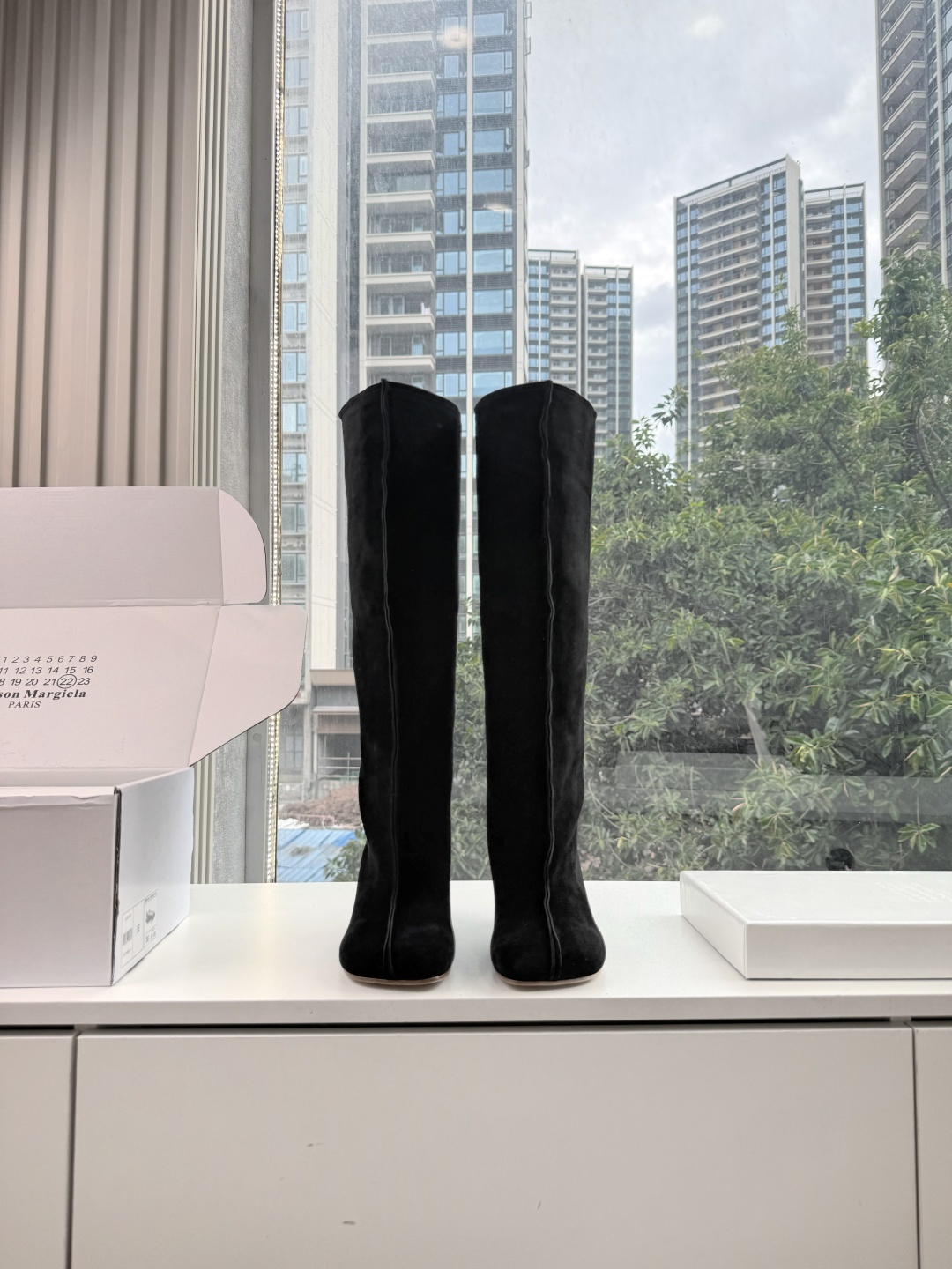 G077代购级别 Maison Margiela 玛吉拉Mm6真皮宽筒直筒长靴不过膝 秋冬新细高跟高筒靴最高版本买手代购 G077代购级别 Maison Margiela 玛吉拉Mm6真皮宽筒直筒长靴不过膝 秋冬新细高跟高筒靴最高版本买手代购