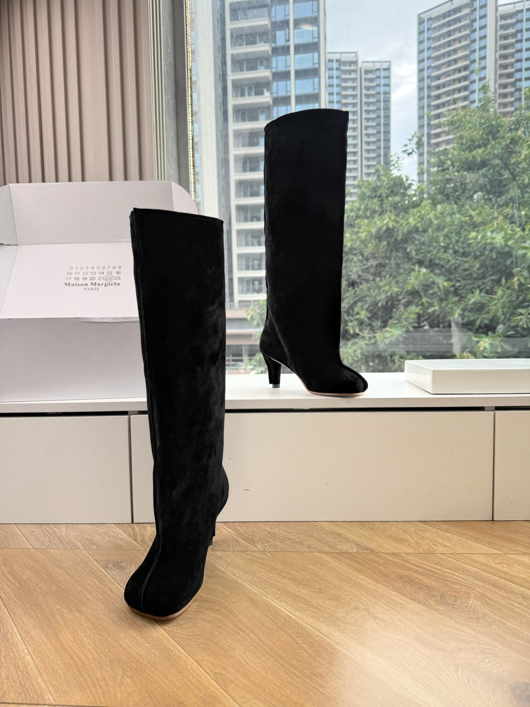 G077代购级别 Maison Margiela 玛吉拉Mm6真皮宽筒直筒长靴不过膝 秋冬新细高跟高筒靴最高版本买手代购 G077代购级别 Maison Margiela 玛吉拉Mm6真皮宽筒直筒长靴不过膝 秋冬新细高跟高筒靴最高版本买手代购