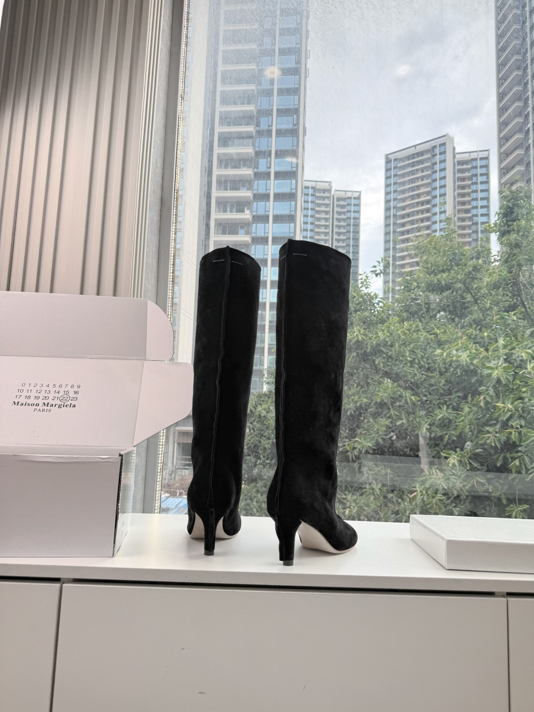G077代购级别 Maison Margiela 玛吉拉Mm6真皮宽筒直筒长靴不过膝 秋冬新细高跟高筒靴最高版本买手代购 G077代购级别 Maison Margiela 玛吉拉Mm6真皮宽筒直筒长靴不过膝 秋冬新细高跟高筒靴最高版本买手代购