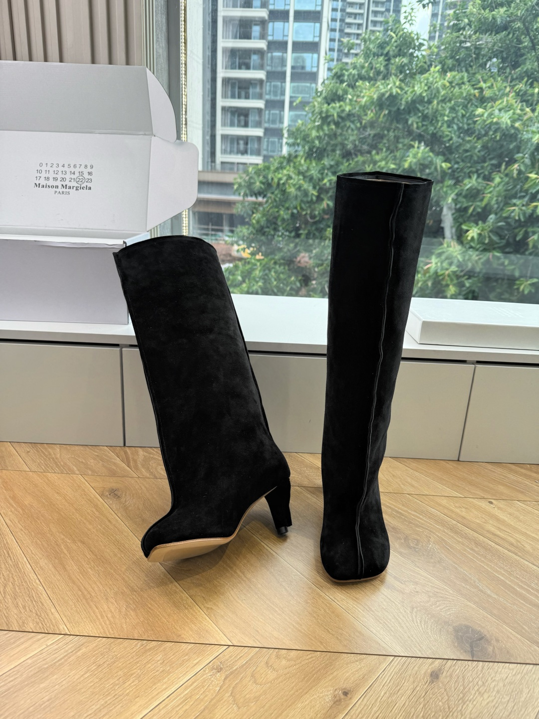 G077代购级别 Maison Margiela 玛吉拉Mm6真皮宽筒直筒长靴不过膝 秋冬新细高跟高筒靴最高版本买手代购 G077代购级别 Maison Margiela 玛吉拉Mm6真皮宽筒直筒长靴不过膝 秋冬新细高跟高筒靴最高版本买手代购