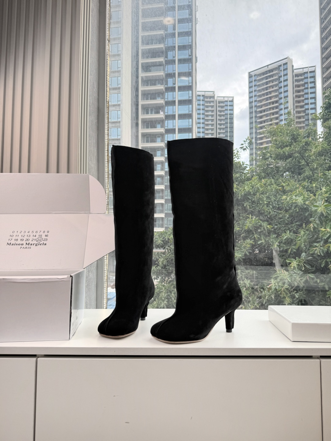 G077代购级别 Maison Margiela 玛吉拉Mm6真皮宽筒直筒长靴不过膝 秋冬新细高跟高筒靴最高版本买手代购 G077代购级别 Maison Margiela 玛吉拉Mm6真皮宽筒直筒长靴不过膝 秋冬新细高跟高筒靴最高版本买手代购