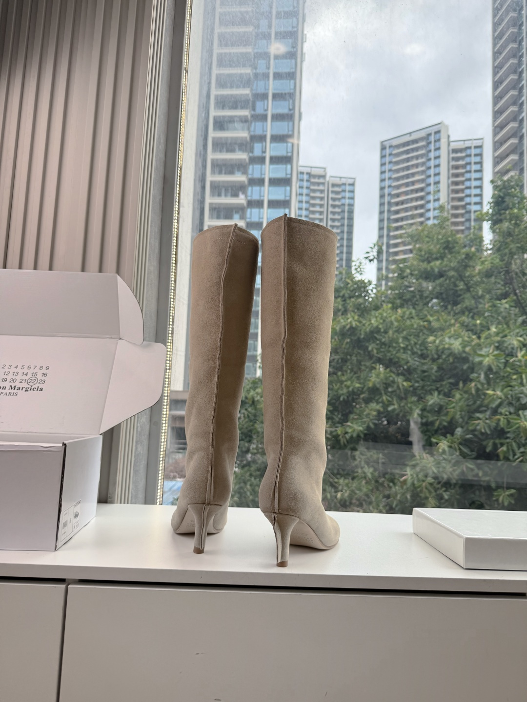 G077代购级别 Maison Margiela 玛吉拉Mm6真皮宽筒直筒长靴不过膝 秋冬新细高跟高筒靴最高版本买手代购 G077代购级别 Maison Margiela 玛吉拉Mm6真皮宽筒直筒长靴不过膝 秋冬新细高跟高筒靴最高版本买手代购