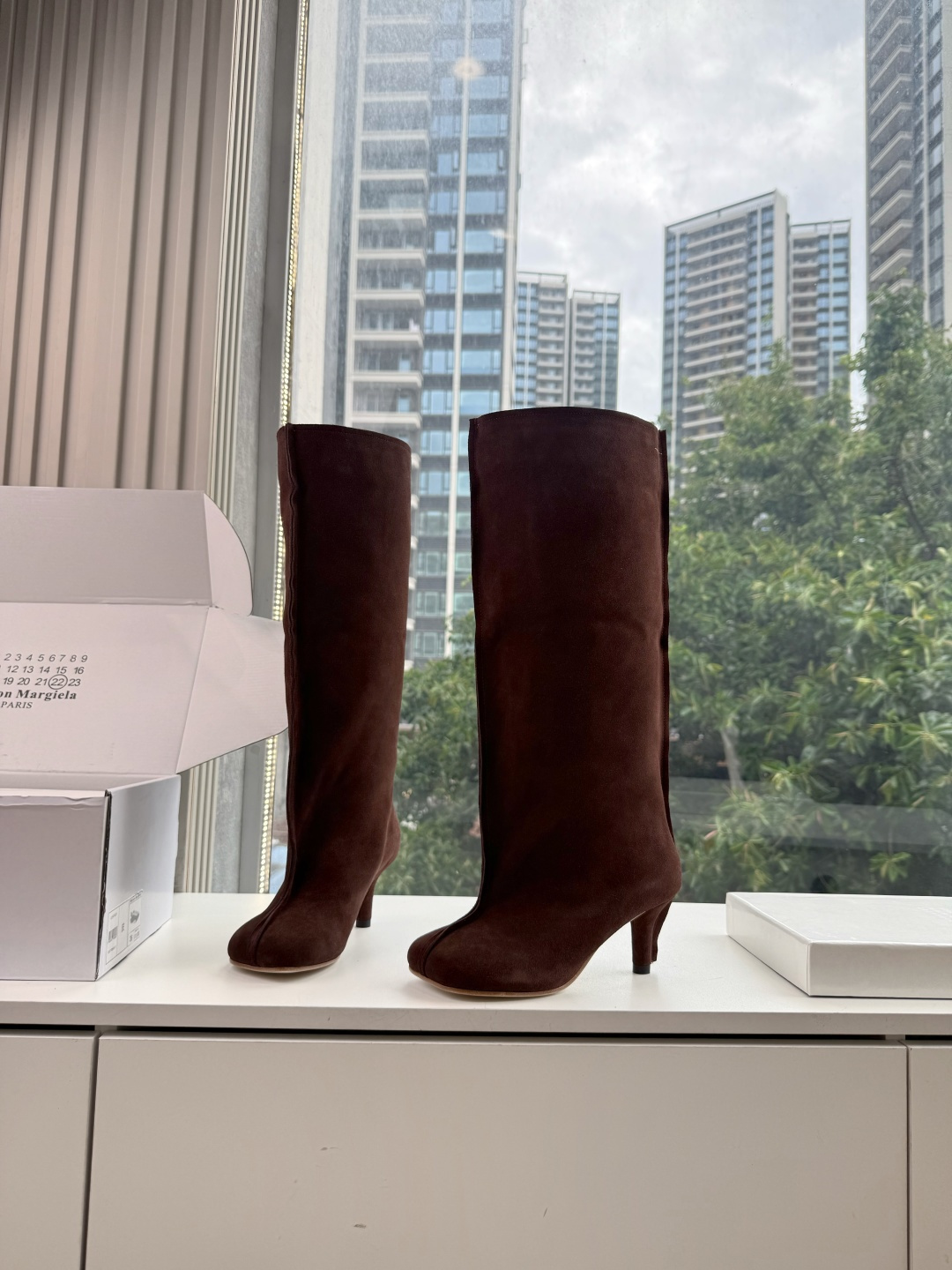 G077代购级别 Maison Margiela 玛吉拉Mm6真皮宽筒直筒长靴不过膝 秋冬新细高跟高筒靴最高版本买手代购 G077代购级别 Maison Margiela 玛吉拉Mm6真皮宽筒直筒长靴不过膝 秋冬新细高跟高筒靴最高版本买手代购