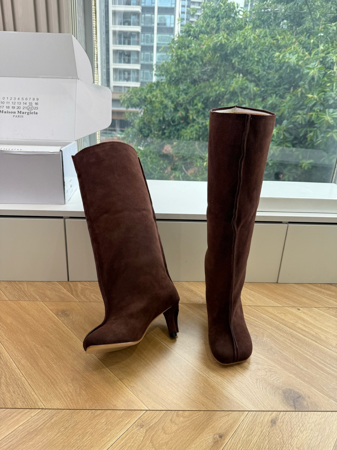 G077代购级别 Maison Margiela 玛吉拉Mm6真皮宽筒直筒长靴不过膝 秋冬新细高跟高筒靴最高版本买手代购 G077代购级别 Maison Margiela 玛吉拉Mm6真皮宽筒直筒长靴不过膝 秋冬新细高跟高筒靴最高版本买手代购
