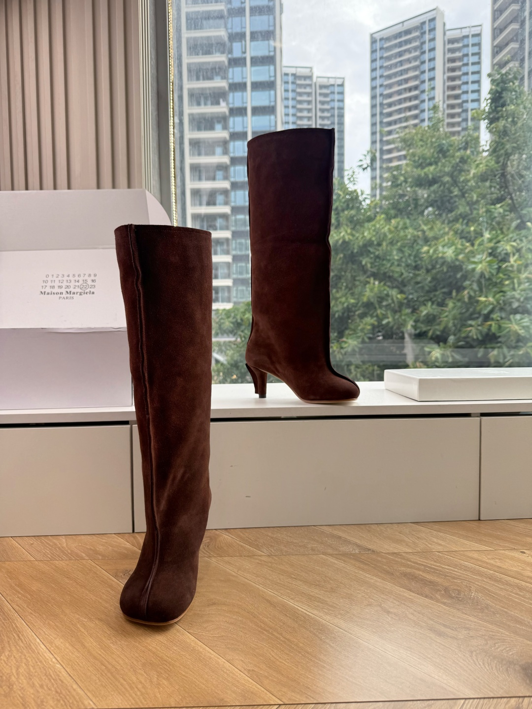 G077代购级别 Maison Margiela 玛吉拉Mm6真皮宽筒直筒长靴不过膝 秋冬新细高跟高筒靴最高版本买手代购 G077代购级别 Maison Margiela 玛吉拉Mm6真皮宽筒直筒长靴不过膝 秋冬新细高跟高筒靴最高版本买手代购
