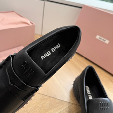 G0286代购级独家上新Miu Miu2026真皮乐福鞋Zp开发 手工羊皮平底拖鞋秒杀市面版本Miu真的太少女奶呼呼的超 G0286代购级独家上新Miu Miu2026真皮乐福鞋Zp开发 手工羊皮平底拖鞋秒杀市面版本Miu真的太少女奶呼呼的超
