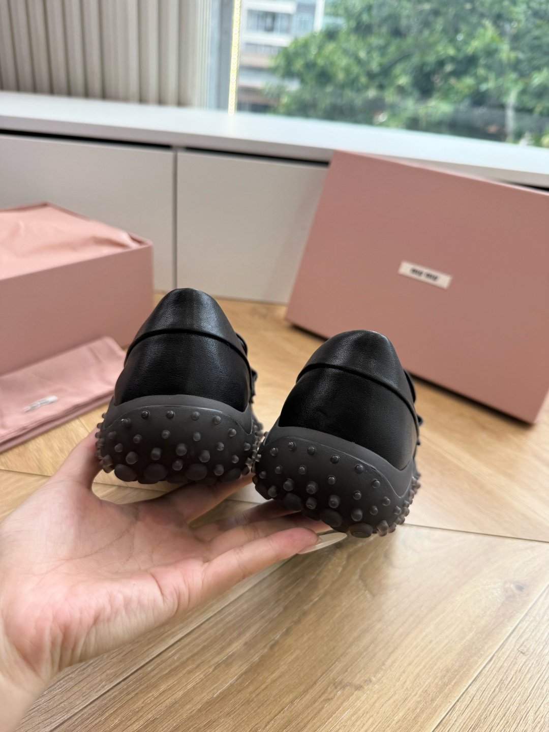 G0286代购级独家上新Miu Miu2026真皮乐福鞋Zp开发 手工羊皮平底拖鞋秒杀市面版本Miu真的太少女奶呼呼的超 G0286代购级独家上新Miu Miu2026真皮乐福鞋Zp开发 手工羊皮平底拖鞋秒杀市面版本Miu真的太少女奶呼呼的超